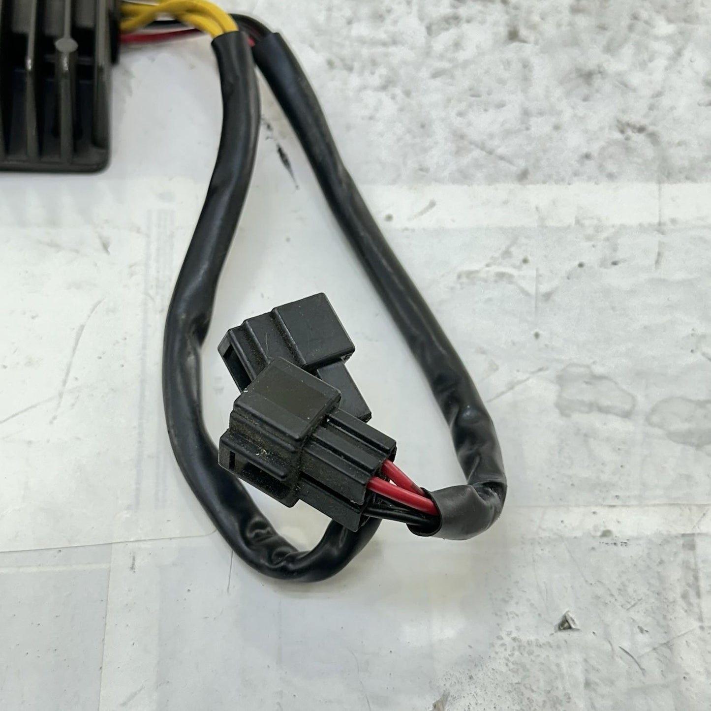 2013 - 2017 TRIUMPH DAYTONA 675 VOLTAGE REGULATOR RECTIFIER STOCK OEM