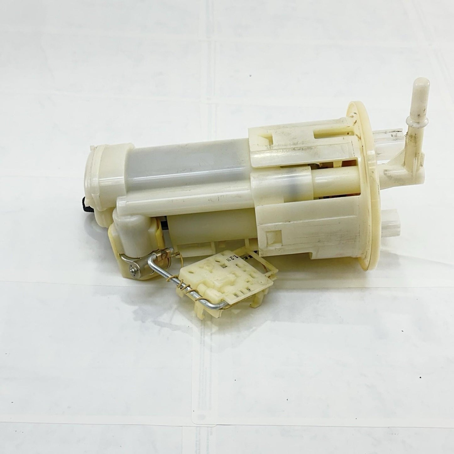 2013 - 2017 TRIUMPH DAYTONA 675 FUEL PUMP GAS PETROL SENDING UNIT STOCK OEM