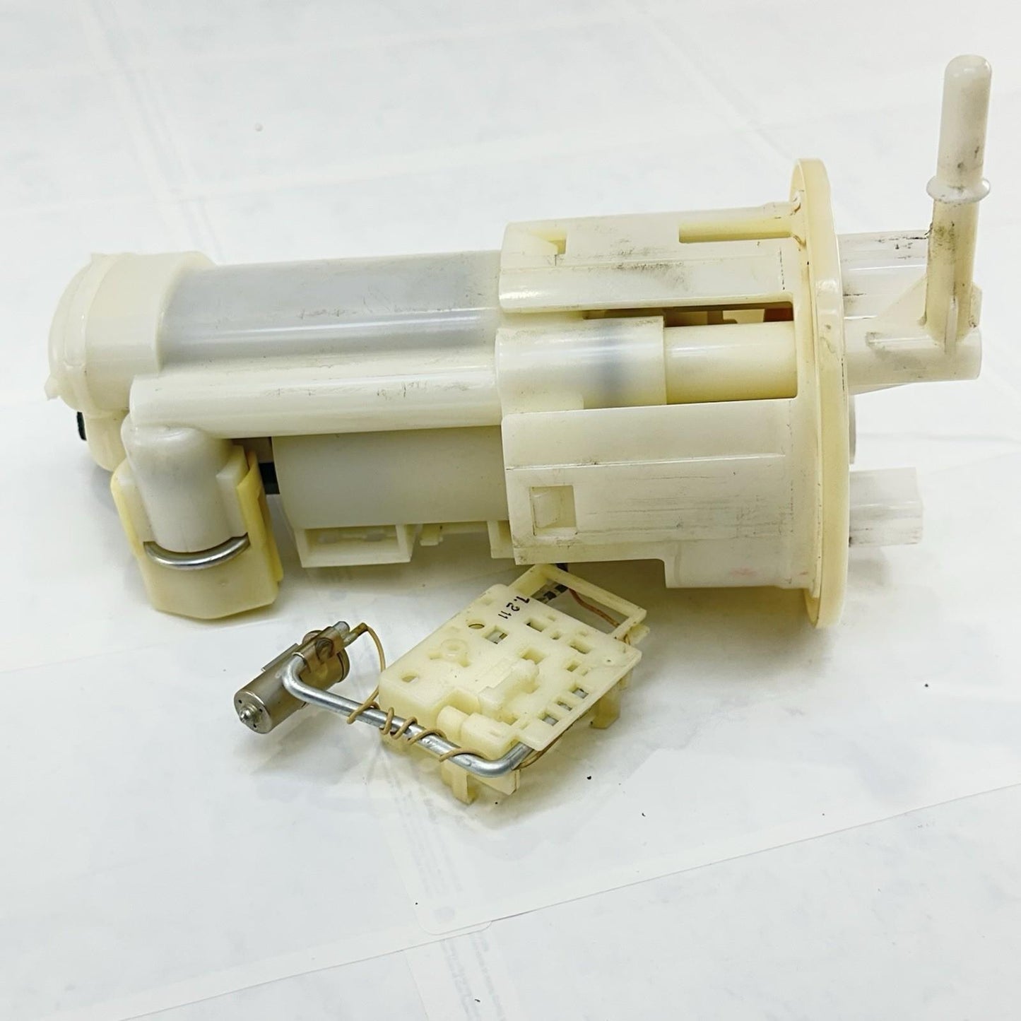 2013 - 2017 TRIUMPH DAYTONA 675 FUEL PUMP GAS PETROL SENDING UNIT STOCK OEM