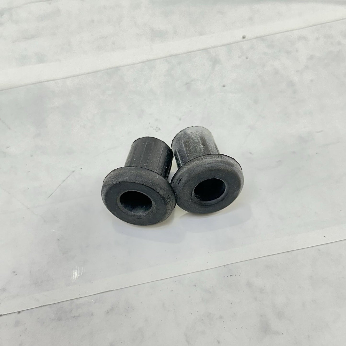 2013 - 2017 TRIUMPH DAYTONA 675 GAS TANK BOLTS FUEL PETROL MOUNTING HARDWARE SET