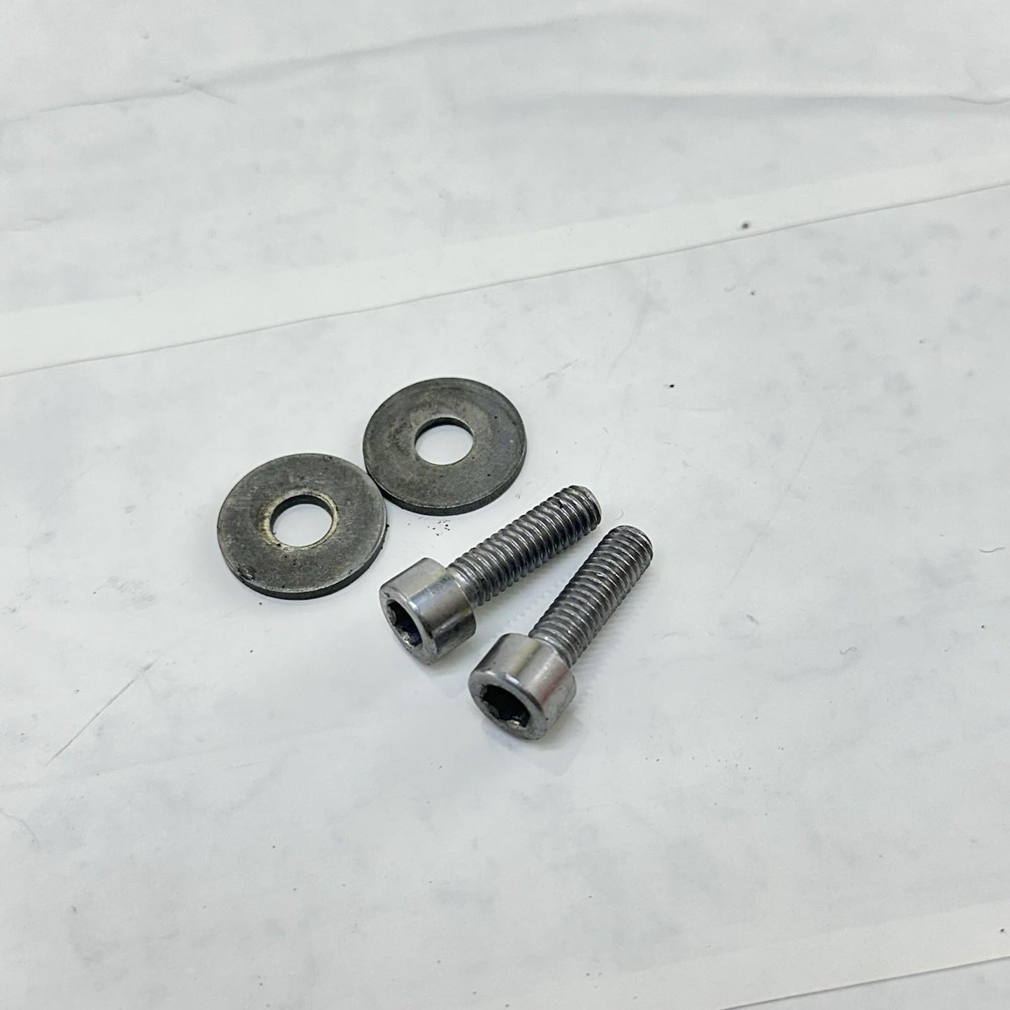 2013 - 2017 TRIUMPH DAYTONA 675 GAS TANK BOLTS FUEL PETROL MOUNTING HARDWARE SET