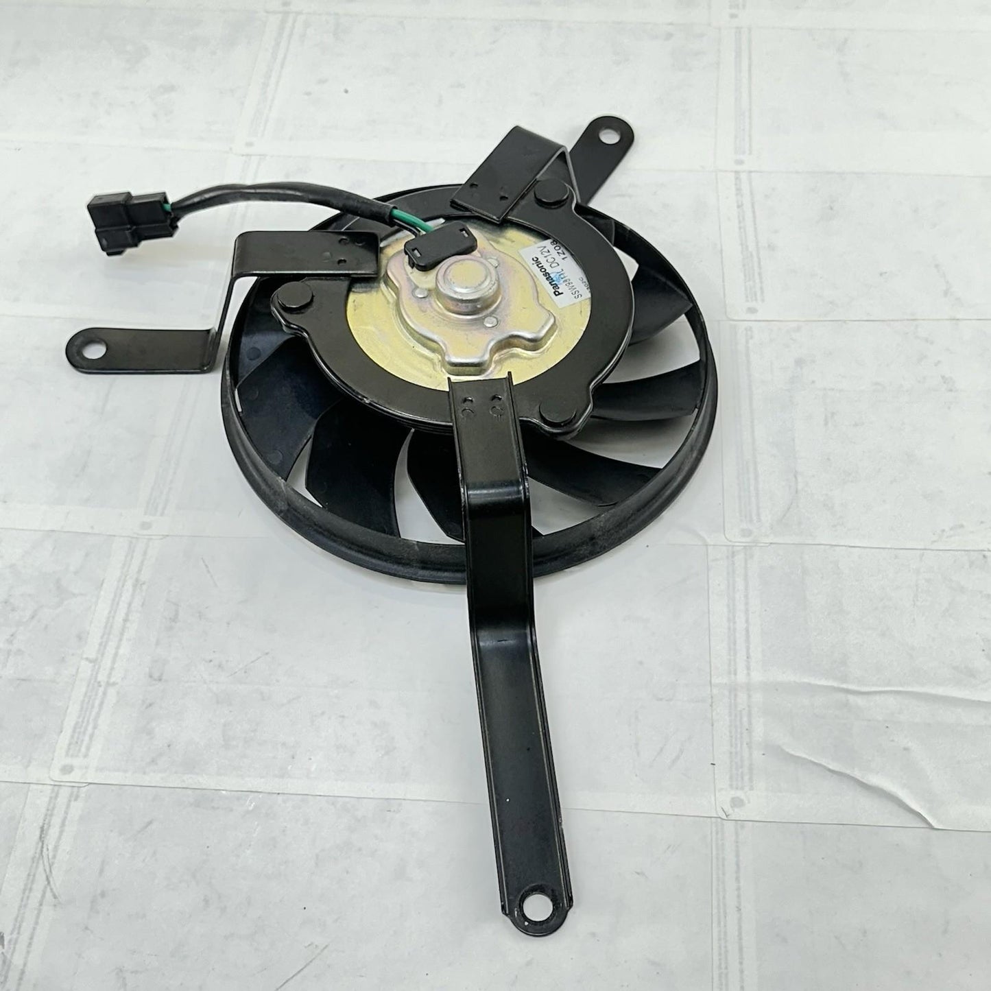 2013 - 2017 TRIUMPH DAYTONA 675 RADIATOR FAN ENGINE MOTOR COOLING BOLTS STOCK