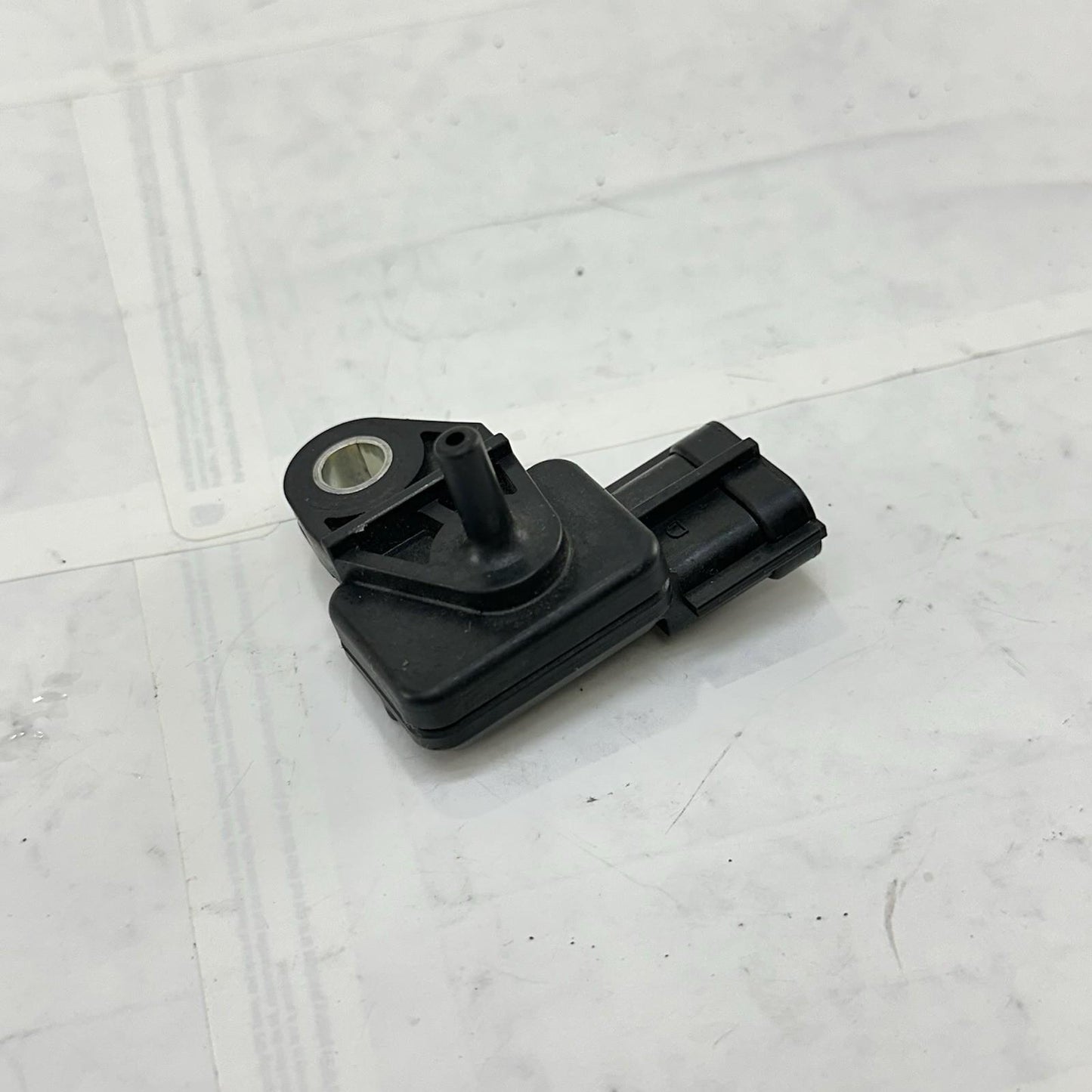 2013 - 2017 TRIUMPH DAYTONA 675 MAP SENSOR MASS AIR FLOW PRESSURE STOCK OEM