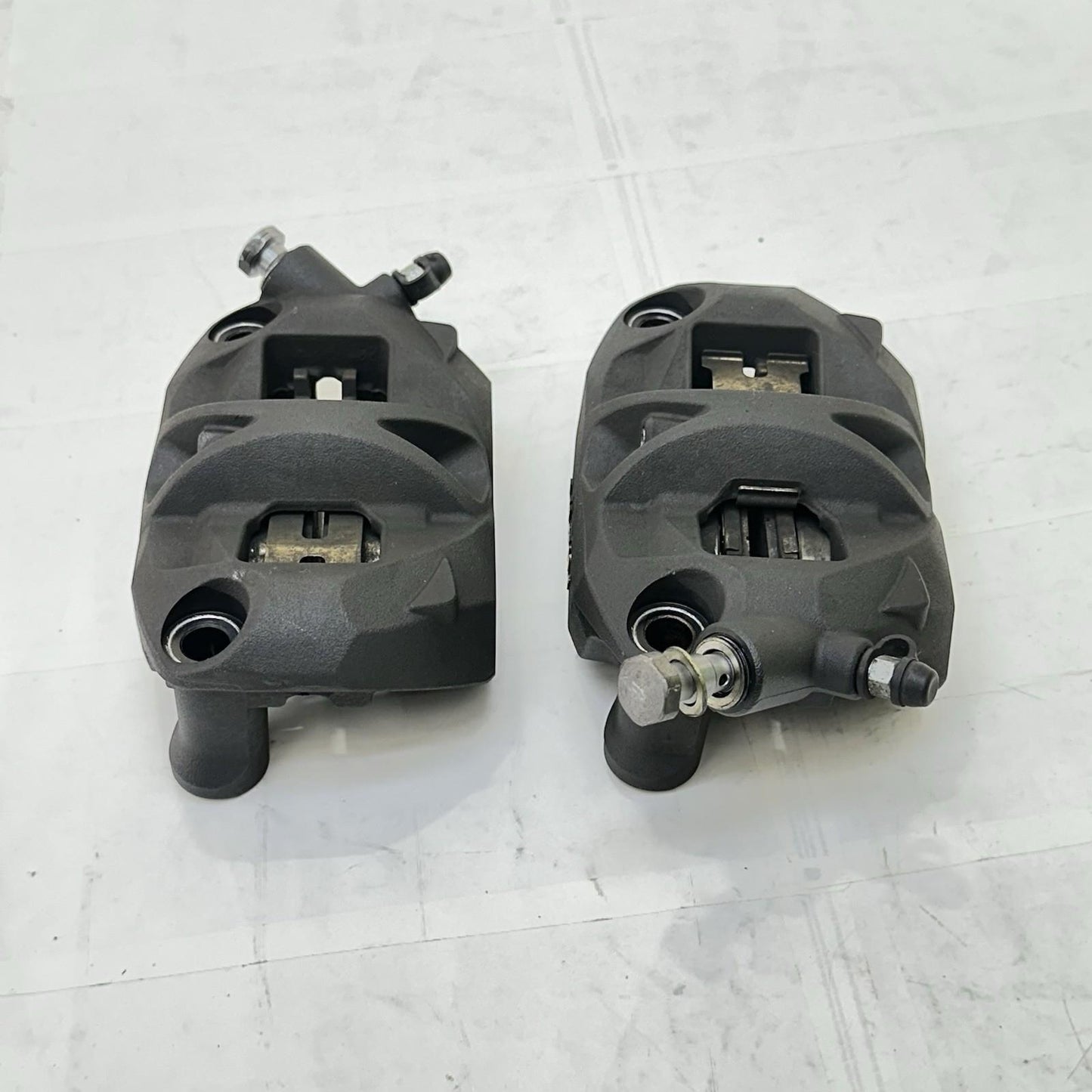 2013 - 2017 TRIUMPH DAYTONA 675 FRONT BRAKE CALIPERS LEFT RIGHT SET PAIR OEM