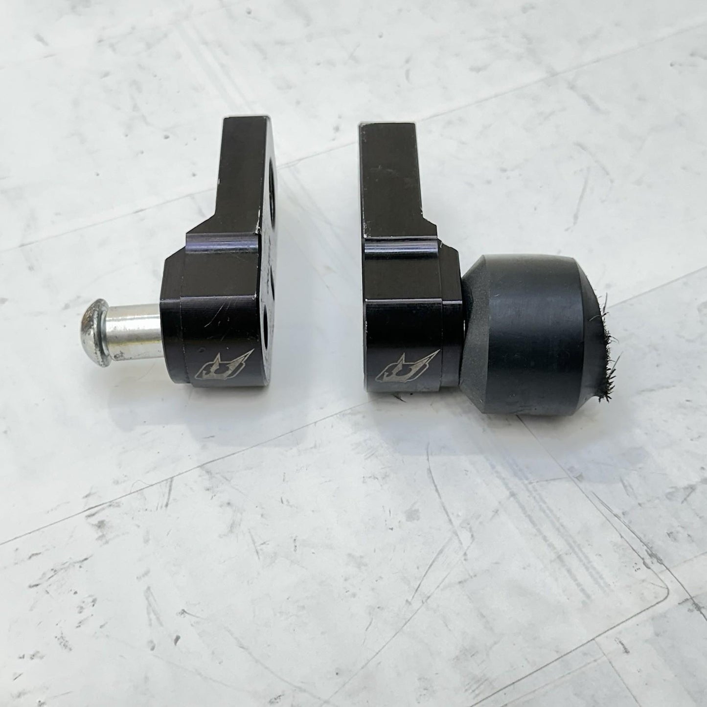 2013 - 2017 TRIUMPH DAYTONA 675 REAR AXLE BACK WHEEL PIVOT BOLT SPACERS SPOOLS