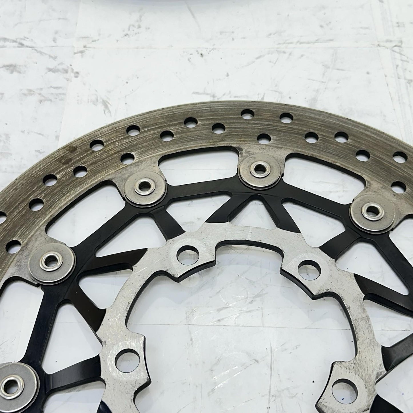 2013 - 2017 TRIUMPH DAYTONA 675 FRONT ROTORS BRAKE DISC LEFT RIGHT SET SUNSTAR