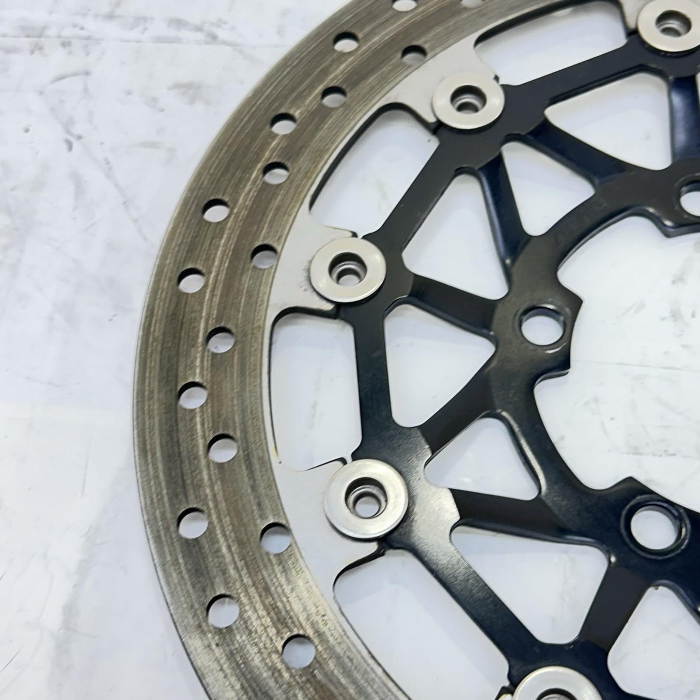 2013 - 2017 TRIUMPH DAYTONA 675 FRONT ROTORS BRAKE DISC LEFT RIGHT SET SUNSTAR