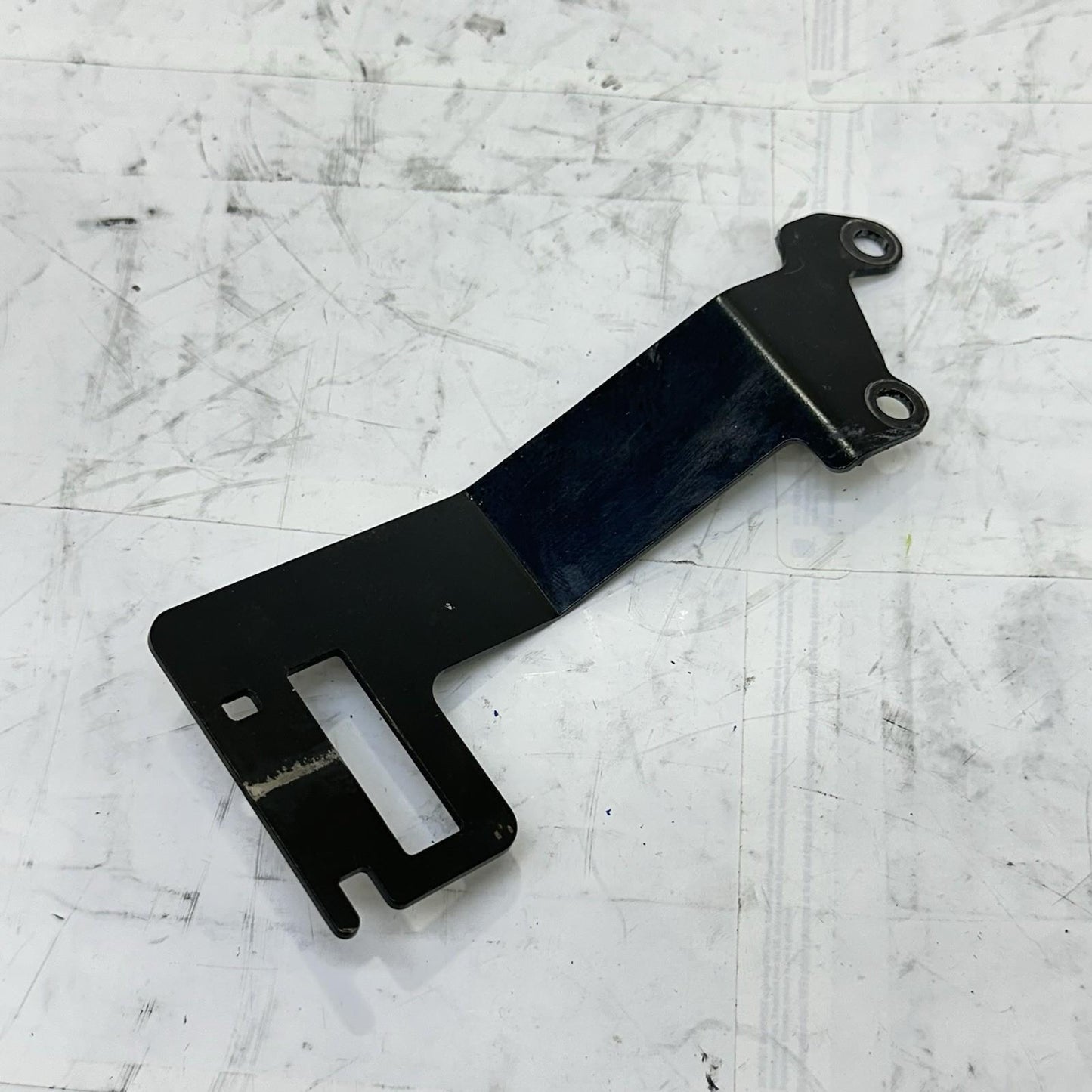 2013 - 2017 TRIUMPH DAYTONA 675 SPROCKET COVER TRIM PANEL PLASTIC BRACKET BOLTS