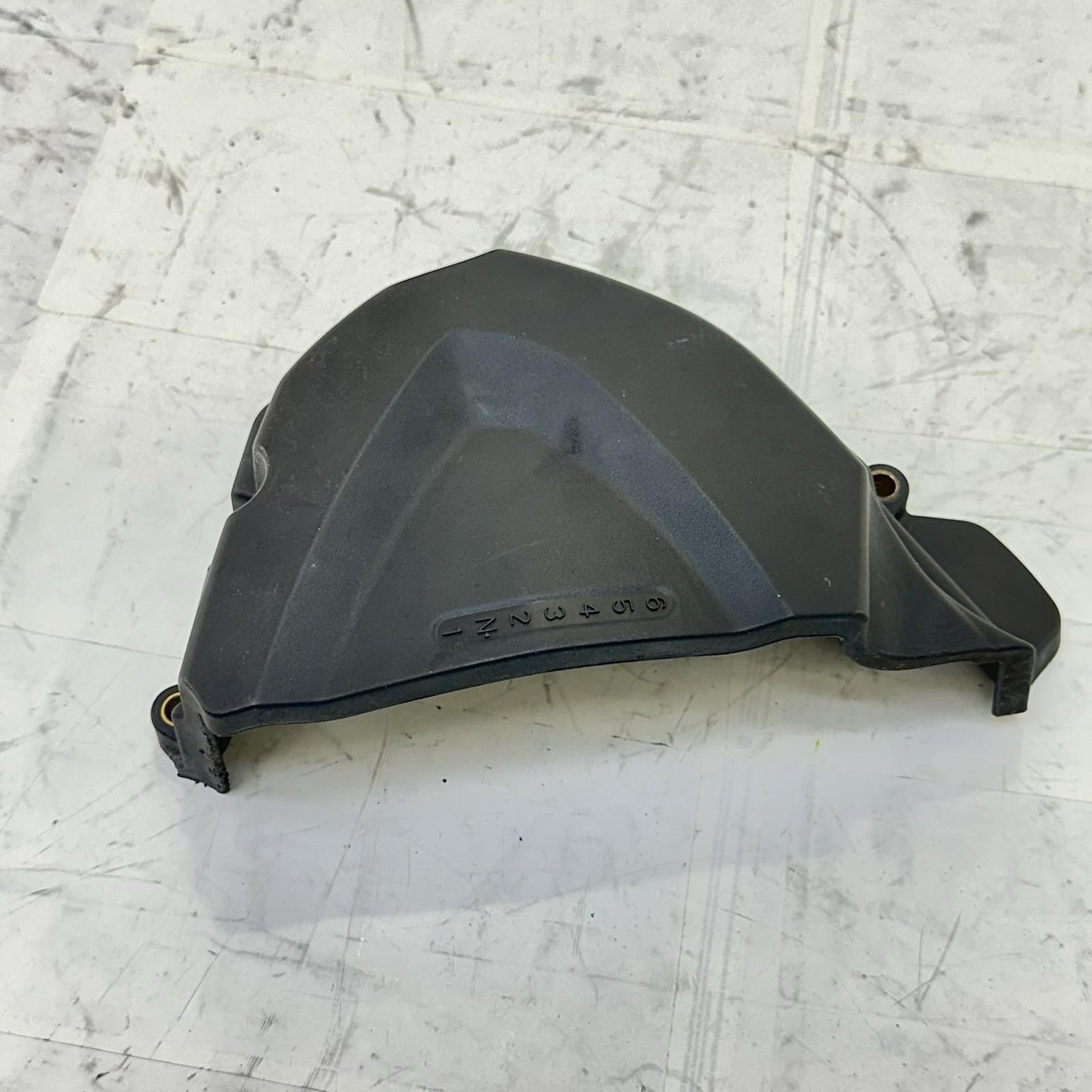 2013 - 2017 TRIUMPH DAYTONA 675 SPROCKET COVER TRIM PANEL PLASTIC BRACKET BOLTS