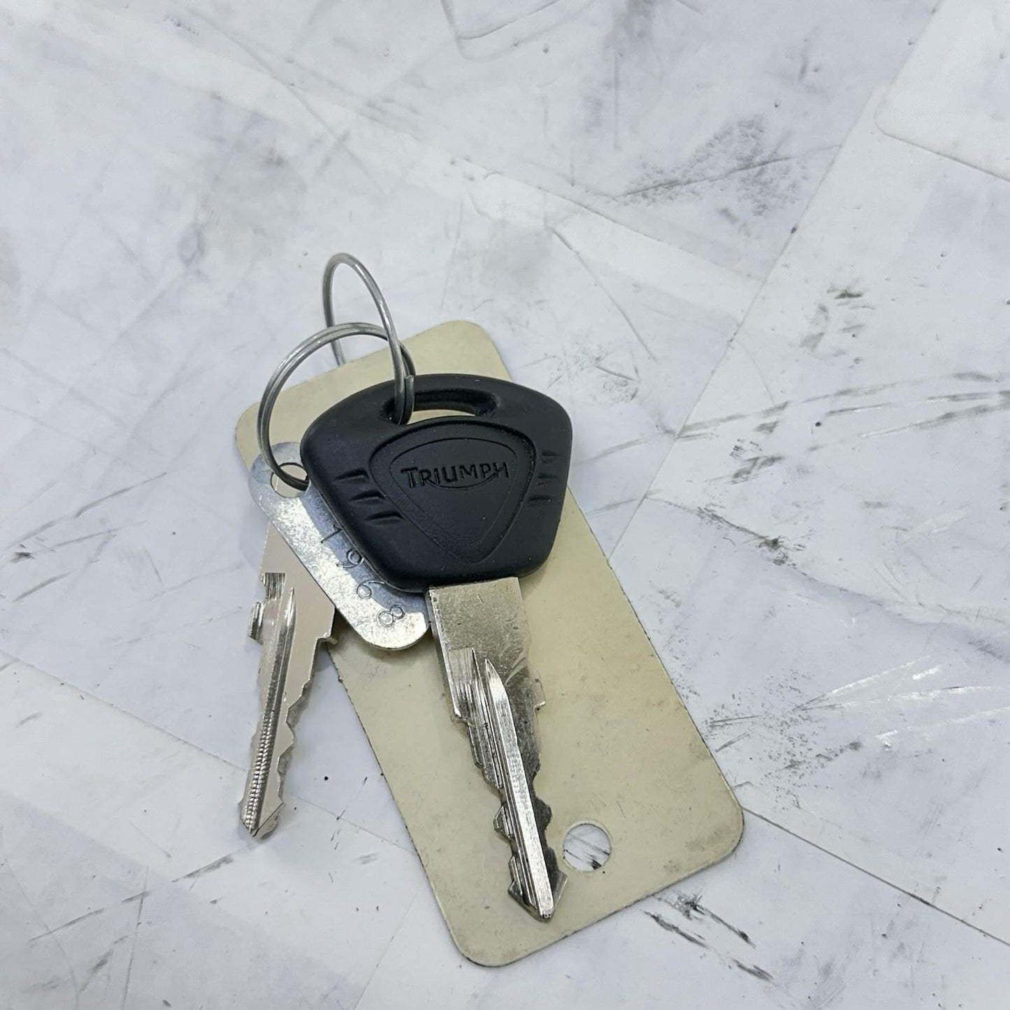 2013 - 2017 TRIUMPH DAYTONA 675 LOCK SET KEYS GAS FUEL CAP SEAT LATCH BOLTS OEM