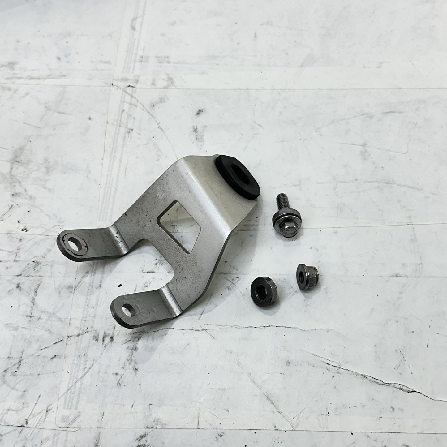2013 - 2017 TRIUMPH DAYTONA 675 COOLANT TANK OVERFLOW RESERVOIR CANISTER BRACKET