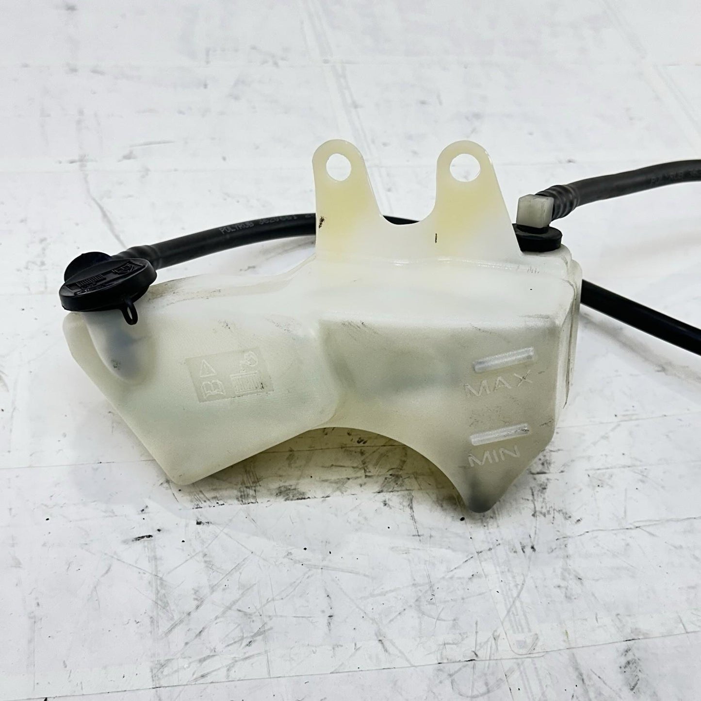 2013 - 2017 TRIUMPH DAYTONA 675 COOLANT TANK OVERFLOW RESERVOIR CANISTER BRACKET