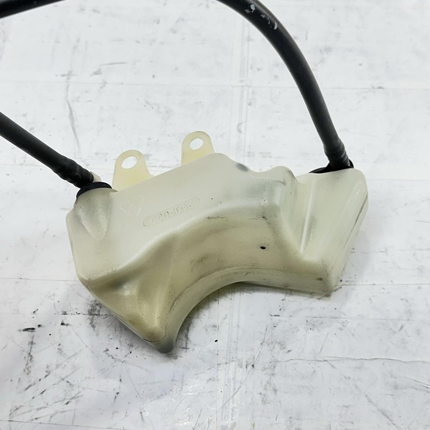 2013 - 2017 TRIUMPH DAYTONA 675 COOLANT TANK OVERFLOW RESERVOIR CANISTER BRACKET