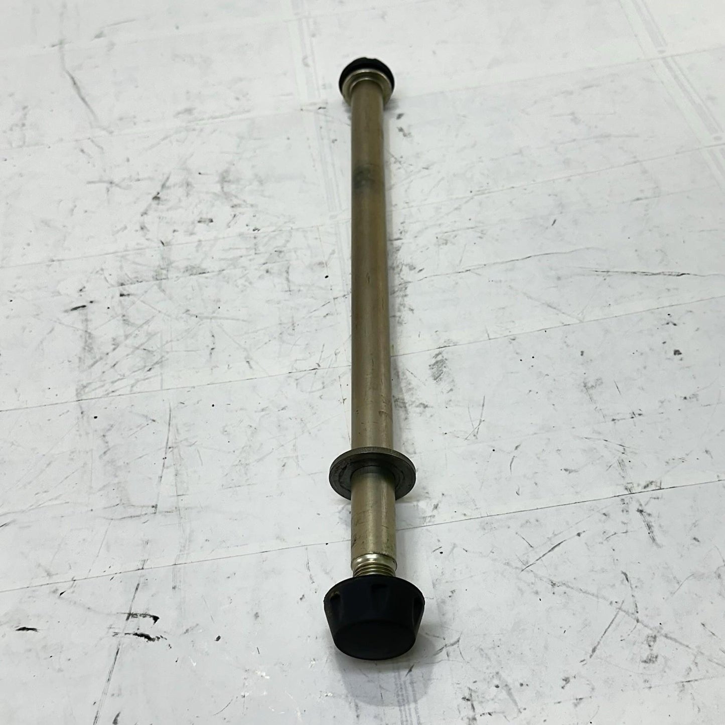 2013 - 2017 TRIUMPH DAYTONA 675 SWINGARM BOLT REAR PIVOT AXLE BACK SCREW NUT OEM
