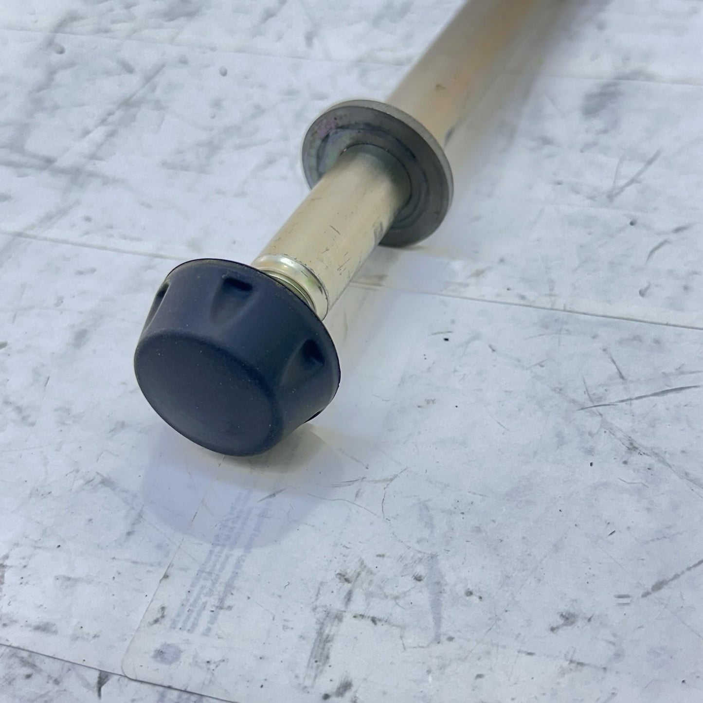 2013 - 2017 TRIUMPH DAYTONA 675 SWINGARM BOLT REAR PIVOT AXLE BACK SCREW NUT OEM