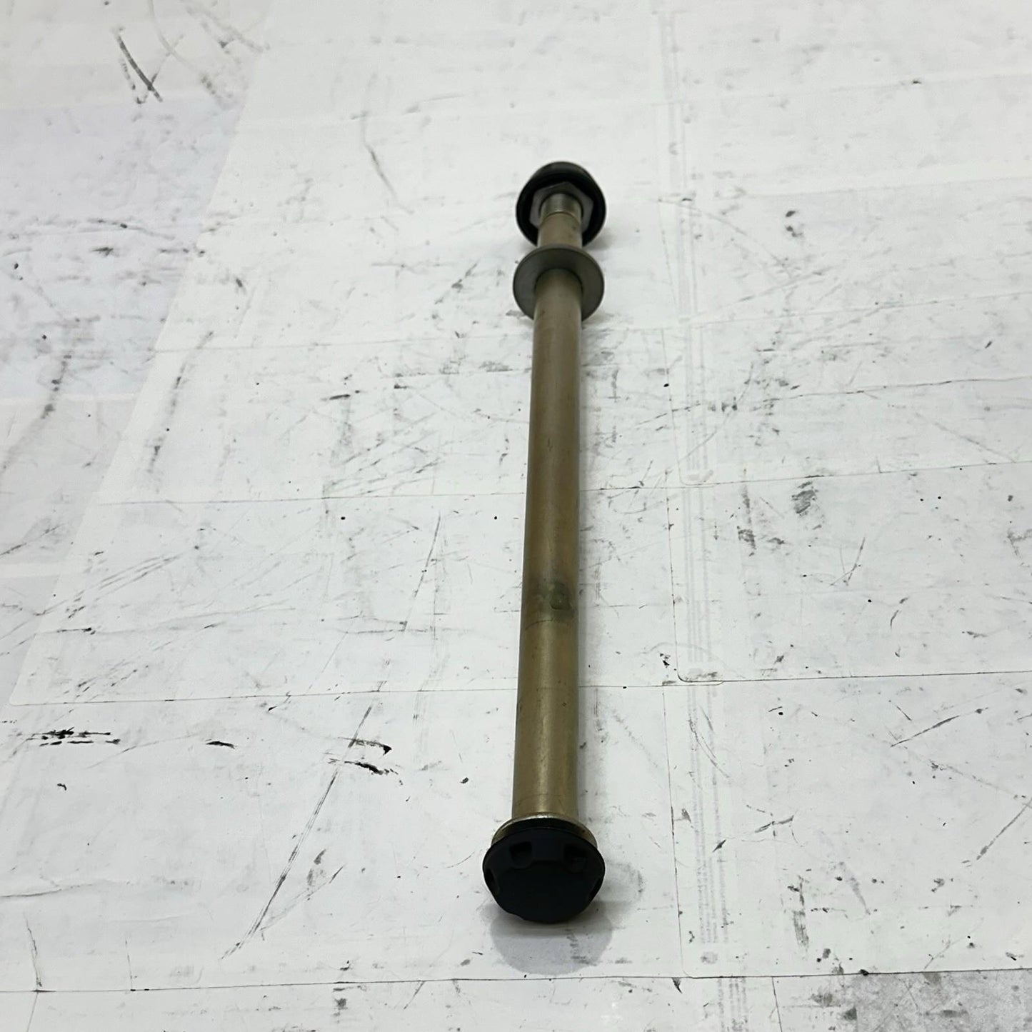2013 - 2017 TRIUMPH DAYTONA 675 SWINGARM BOLT REAR PIVOT AXLE BACK SCREW NUT OEM
