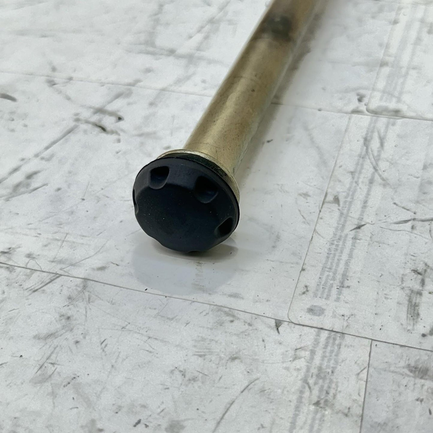 2013 - 2017 TRIUMPH DAYTONA 675 SWINGARM BOLT REAR PIVOT AXLE BACK SCREW NUT OEM