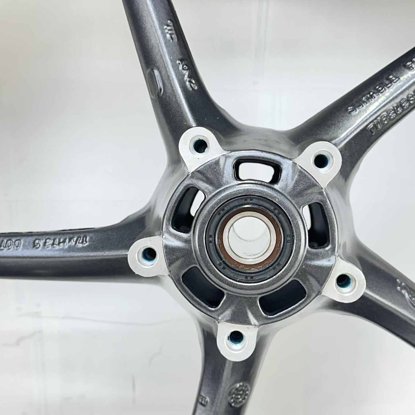 2013 - 2017 TRIUMPH DAYTONA 675 FRONT WHEEL RIM TIRE RUBBER BLACK *RASH/SCRUFF*