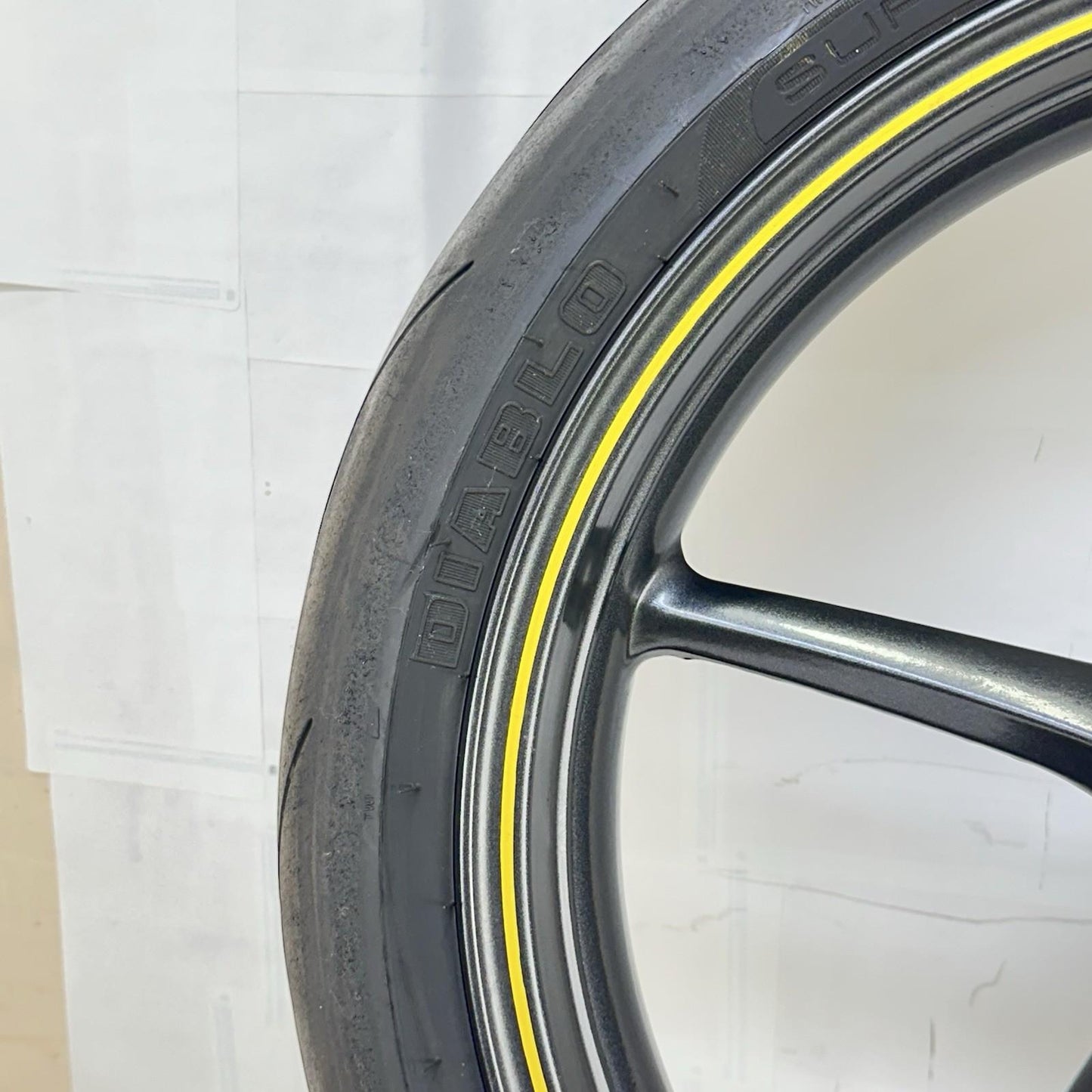 2013 - 2017 TRIUMPH DAYTONA 675 FRONT WHEEL RIM TIRE RUBBER BLACK *RASH/SCRUFF*