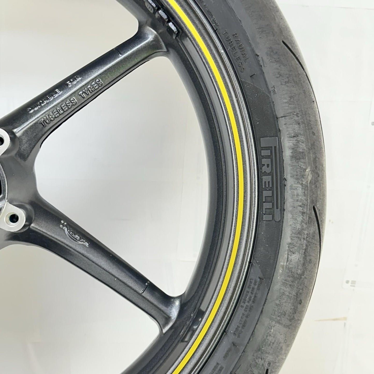 2013 - 2017 TRIUMPH DAYTONA 675 FRONT WHEEL RIM TIRE RUBBER BLACK *RASH/SCRUFF*