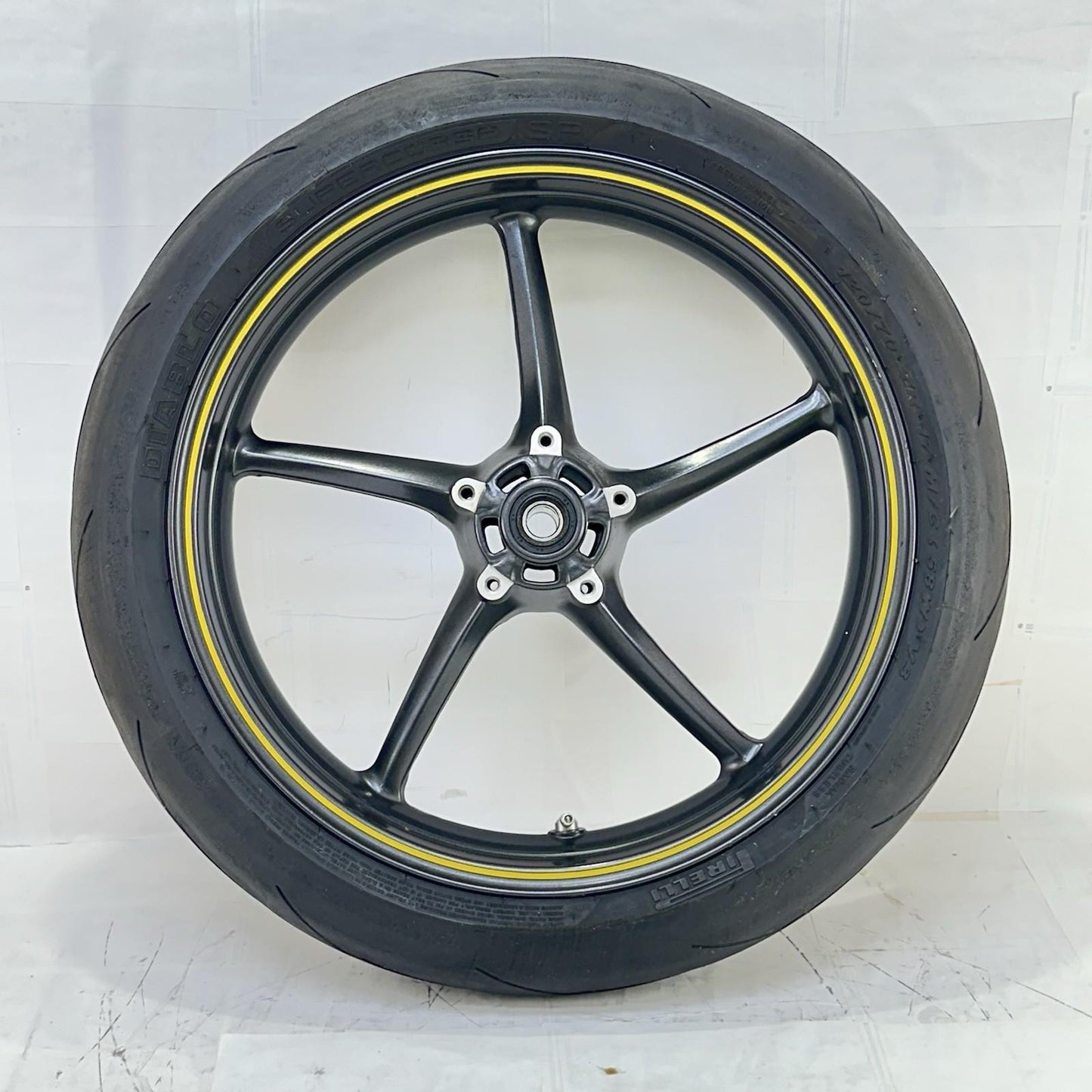 2013 - 2017 TRIUMPH DAYTONA 675 FRONT WHEEL RIM TIRE RUBBER BLACK *RASH/SCRUFF*