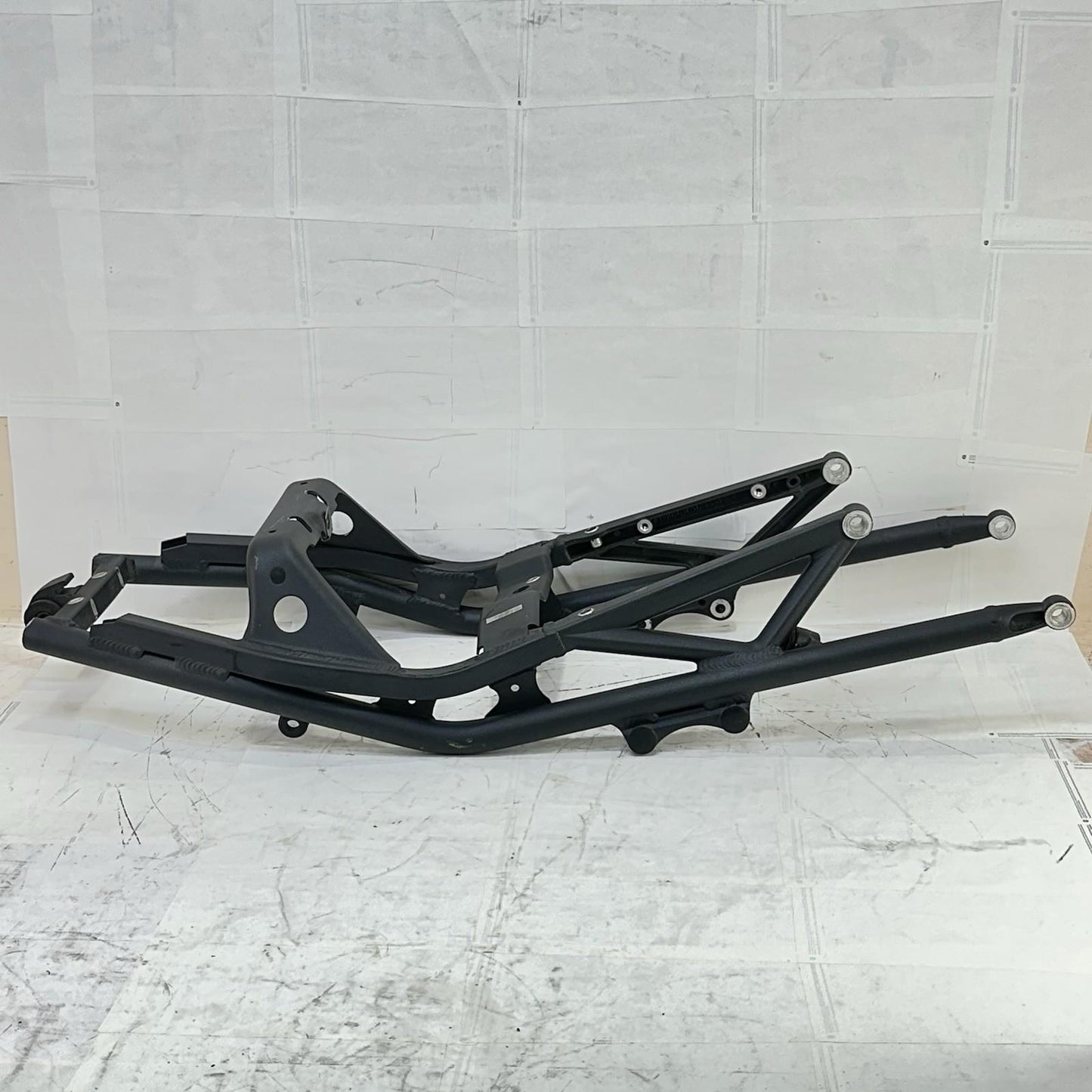 2013 - 2017 TRIUMPH DAYTONA 675 SUBFRAME REAR UNDERTAIL SUB FRAME STOCK OEM