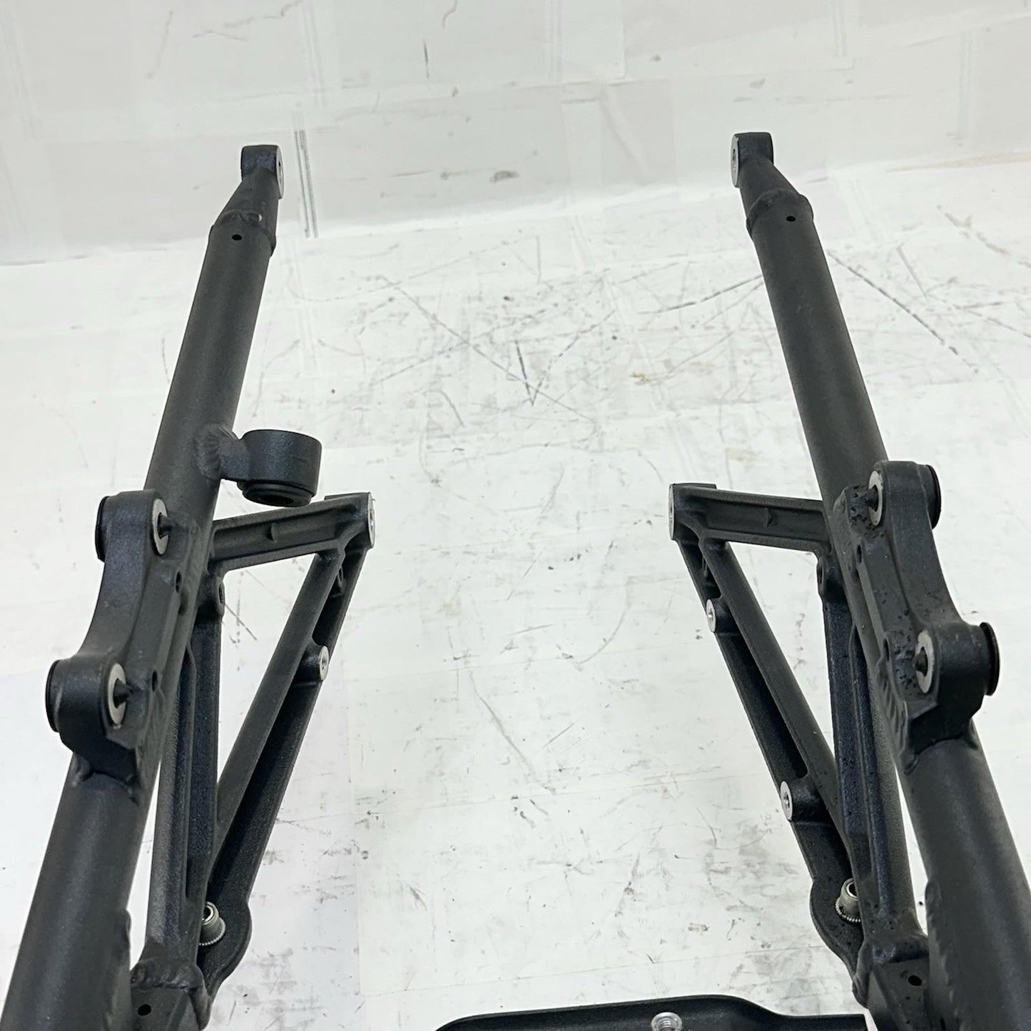 2013 - 2017 TRIUMPH DAYTONA 675 SUBFRAME REAR UNDERTAIL SUB FRAME STOCK OEM