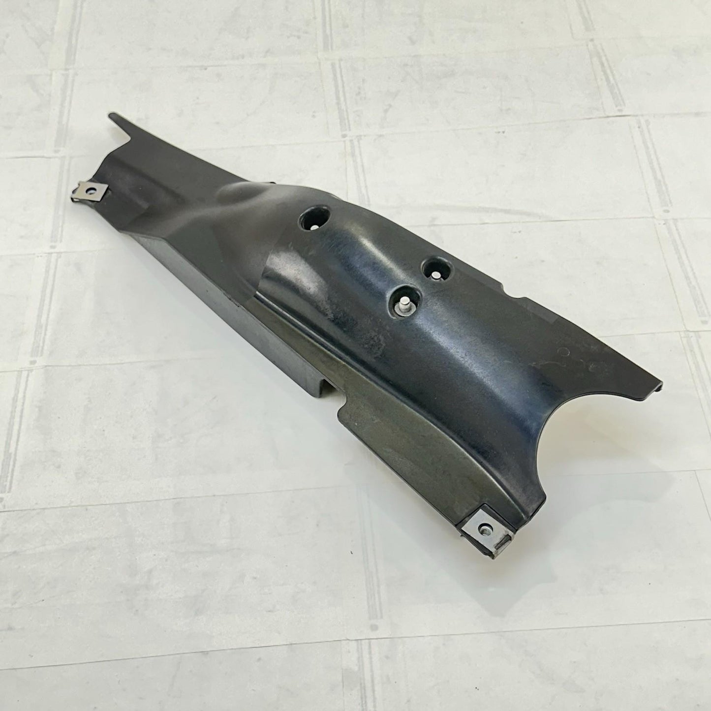 2013 - 2017 TRIUMPH DAYTONA 675 HEAT SHIELD EXHAUST PIPE COVER GUARD PLASTIC OEM