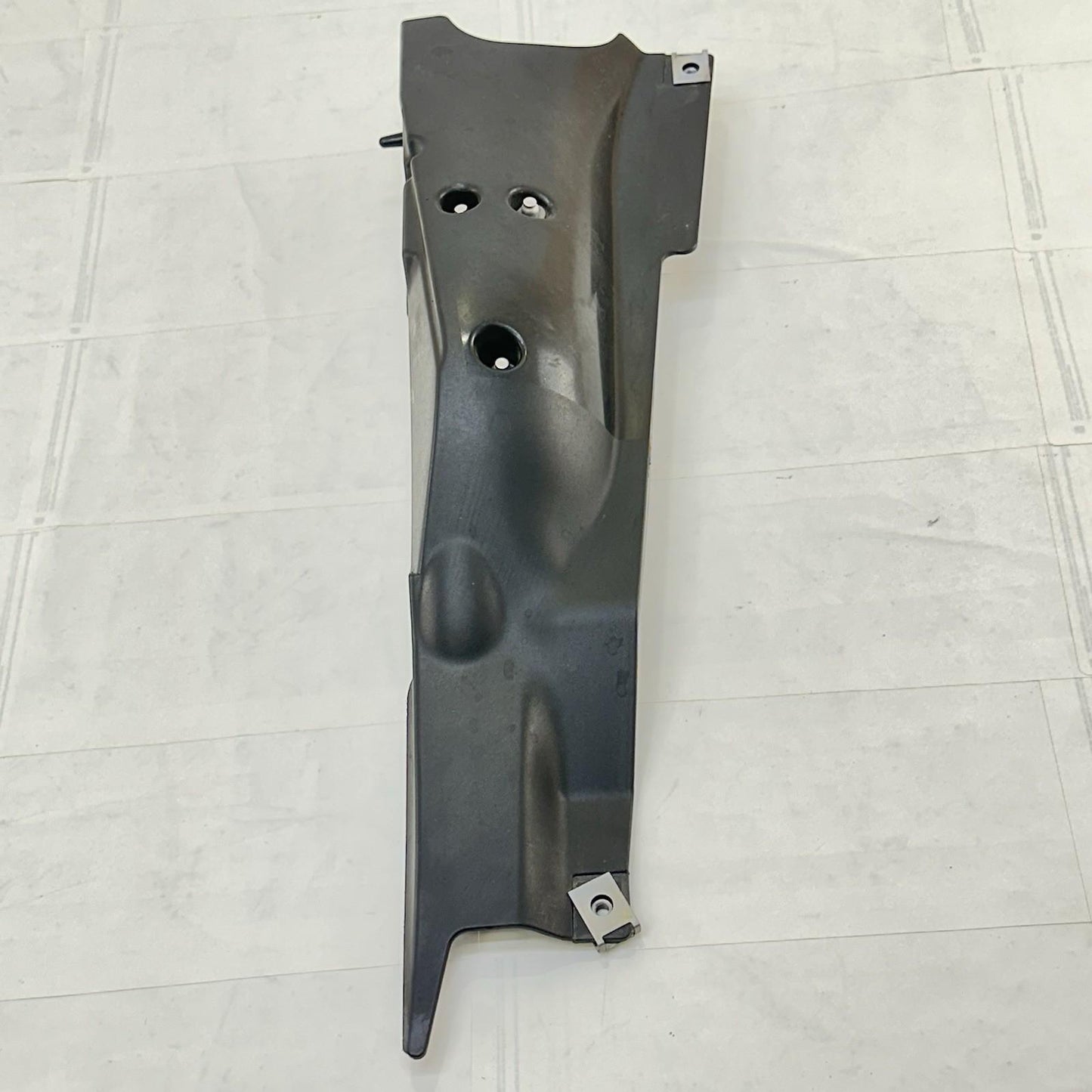 2013 - 2017 TRIUMPH DAYTONA 675 HEAT SHIELD EXHAUST PIPE COVER GUARD PLASTIC OEM