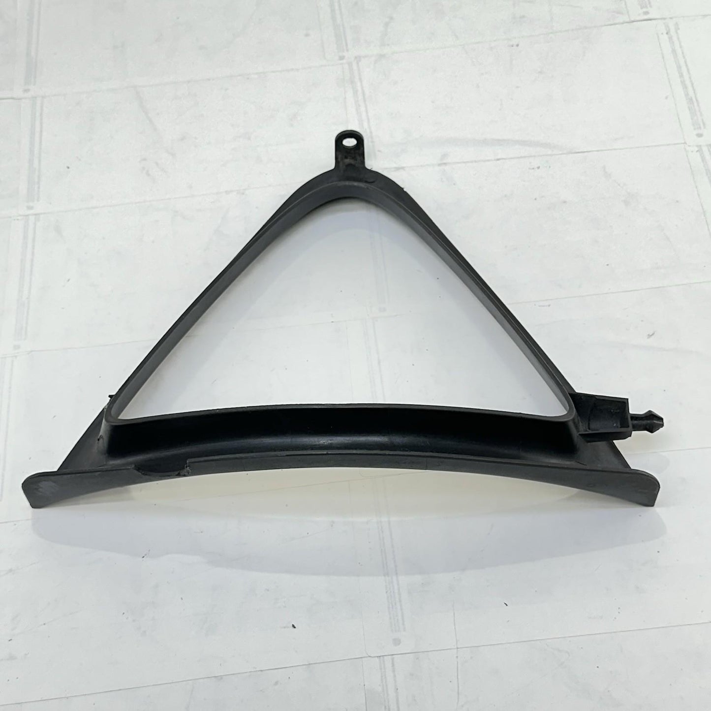 2013 - 2017 TRIUMPH DAYTONA 675 FRONT INFILL FAIRING LOWER RADIATOR V COWL STOCK