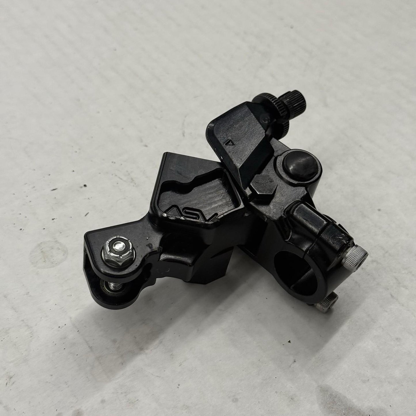 2019 - 2023 KAWASAKI NINJA ZX6R CLUTCH PERCH MOUNT LEFT STOCK