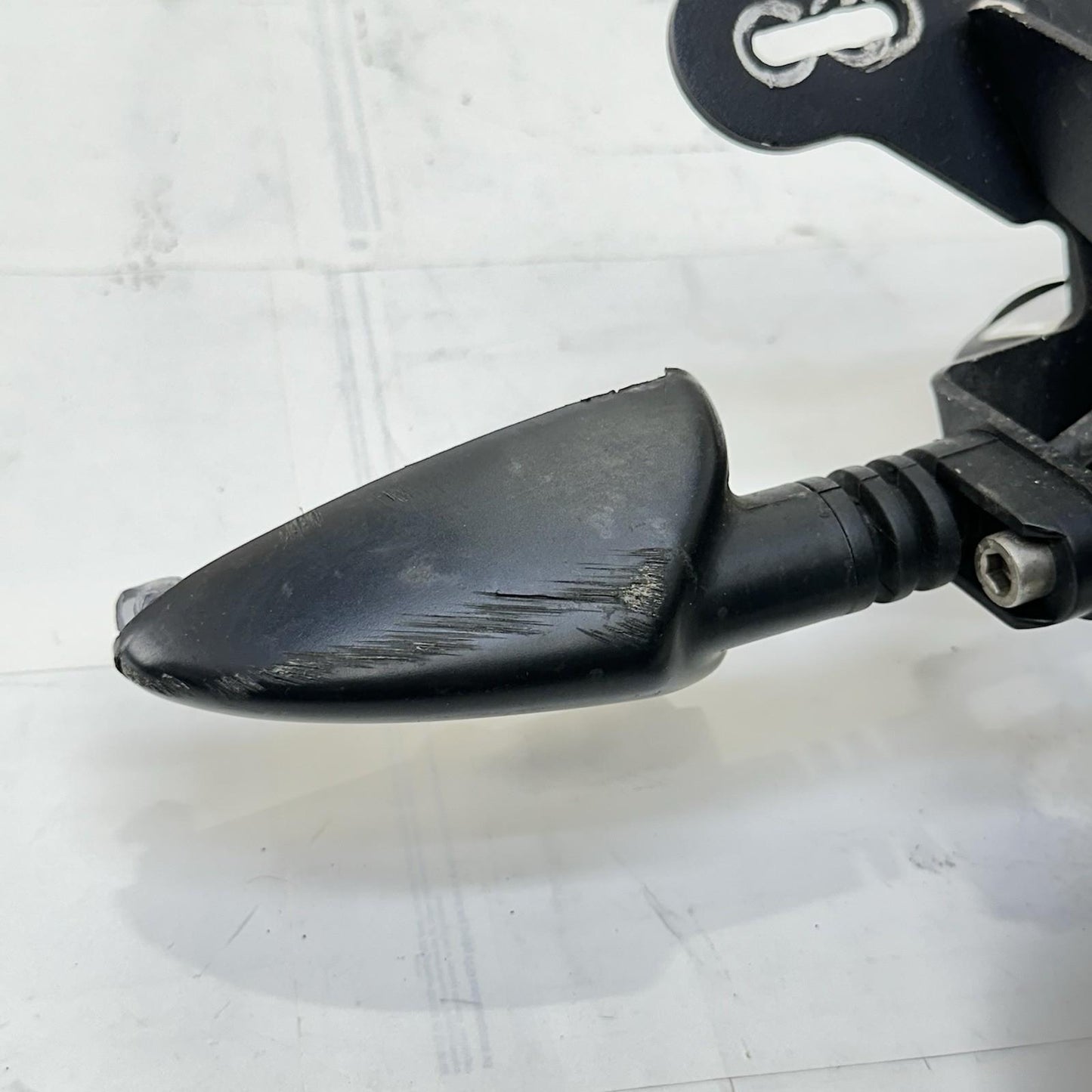 2013 - 2017 TRIUMPH DAYTONA 675 PLATE HOLDER REAR TURN SIGNALS LIGHT *DAMAGED*