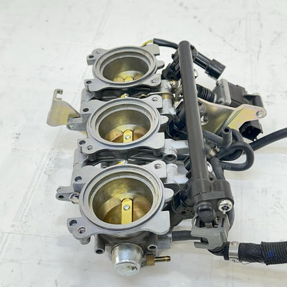 2013 - 2017 TRIUMPH DAYTONA 675 THROTTLE BODY FUEL INJECTORS MAIN RAILING STOCK