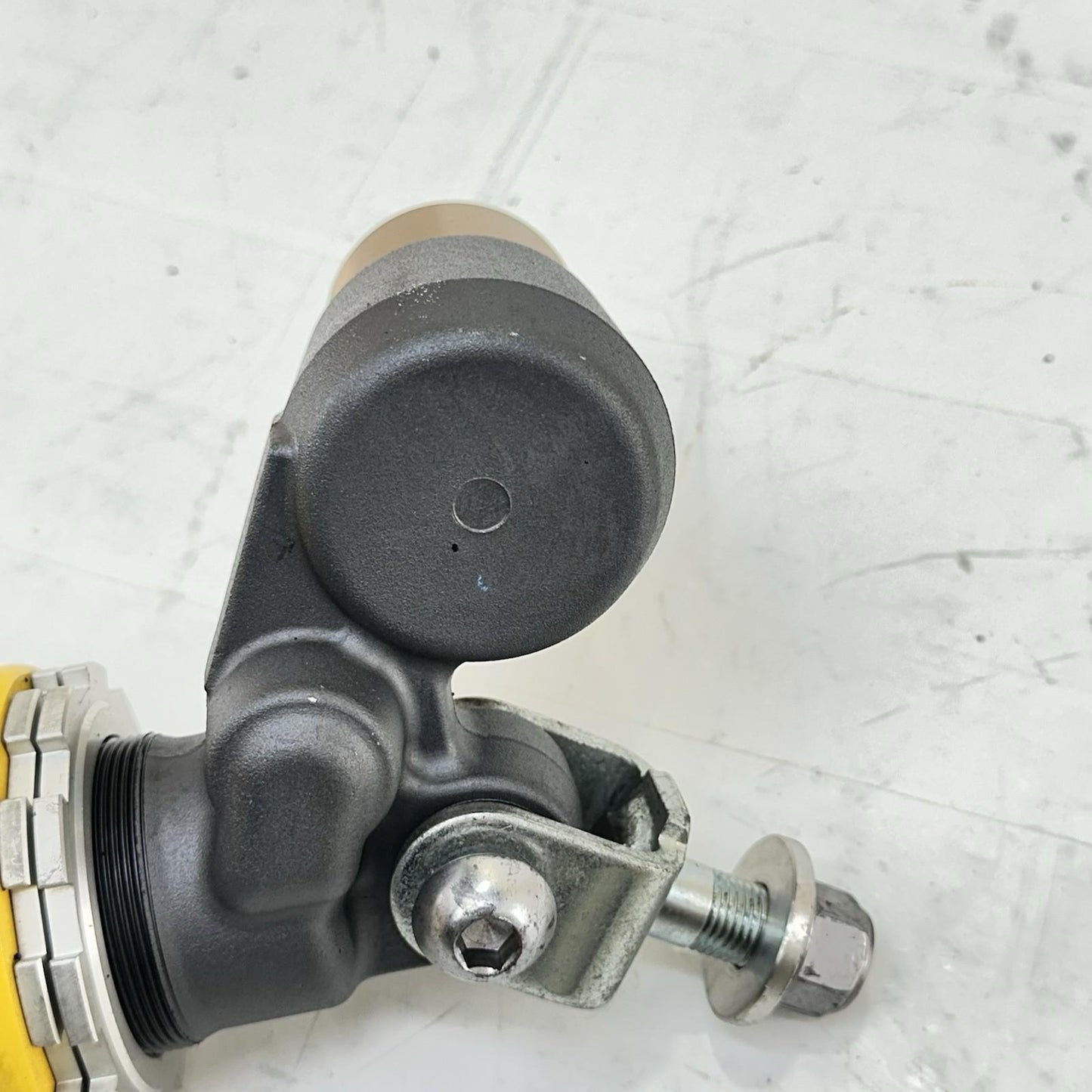 2013 - 2017 TRIUMPH DAYTONA 675 REAR SHOCK BACK SUSPENSION ABSORBER YELLOW STOCK