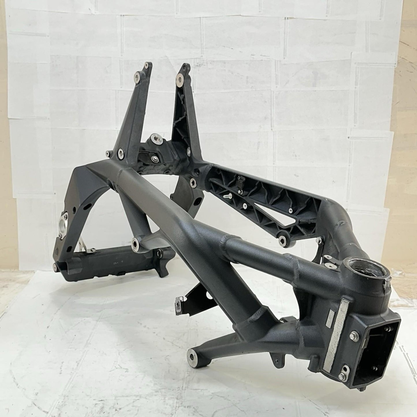 2013 - 2017 TRIUMPH DAYTONA 675 MAIN FRAME BODY CHASSIS STOCK OEM