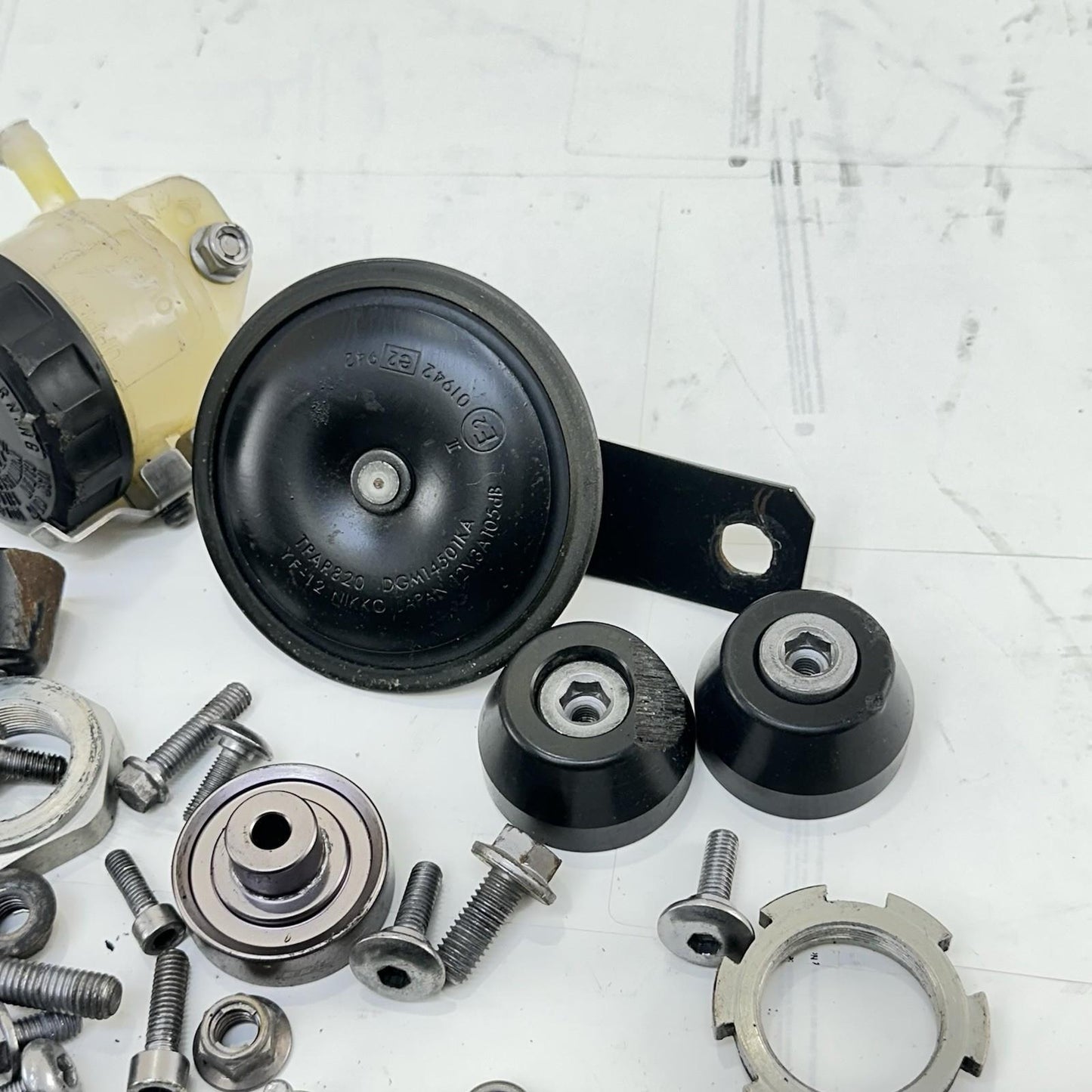 2013 - 2017 TRIUMPH DAYTONA 675 PARTS BOLTS NUTS SCREWS HARDWARE HORN CYLINDER