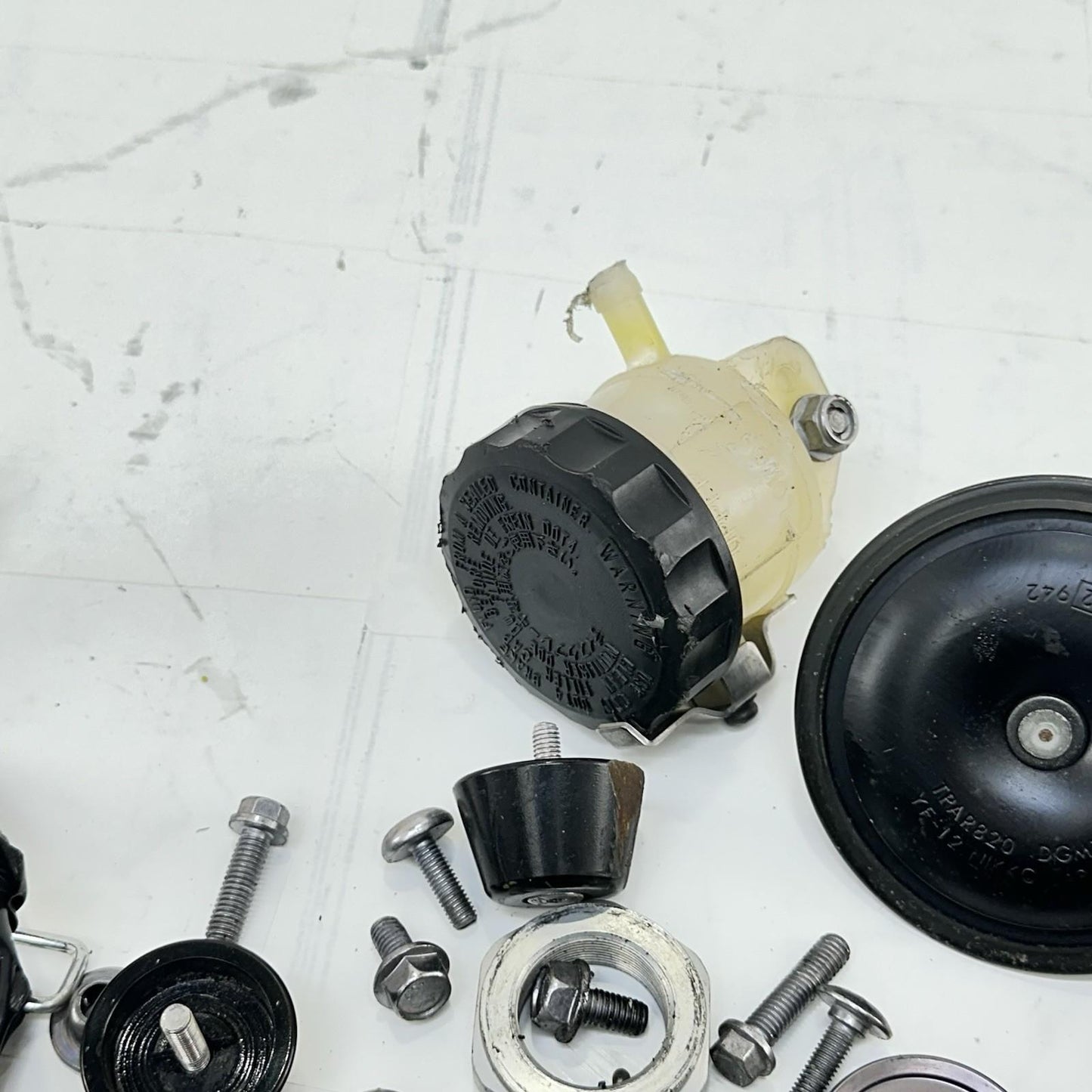 2013 - 2017 TRIUMPH DAYTONA 675 PARTS BOLTS NUTS SCREWS HARDWARE HORN CYLINDER