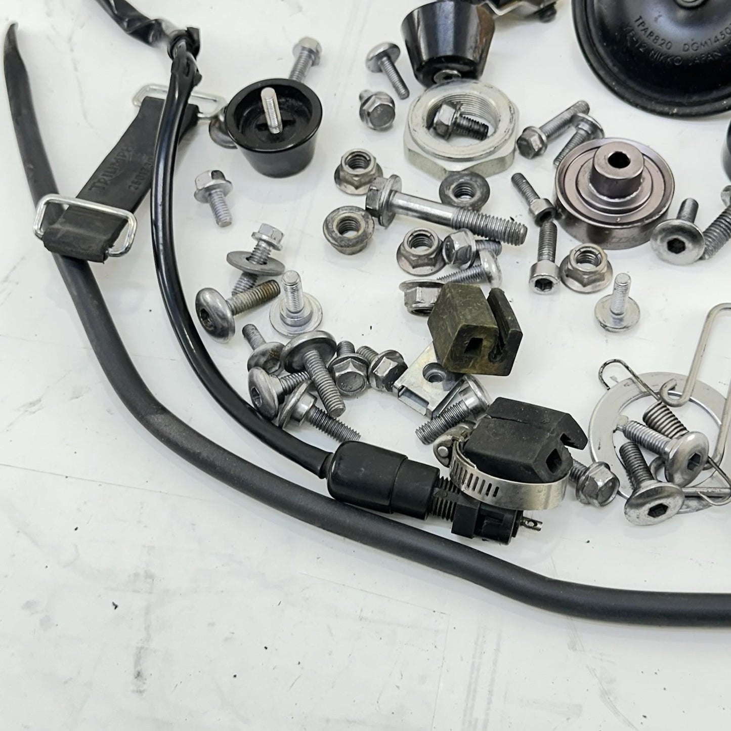 2013 - 2017 TRIUMPH DAYTONA 675 PARTS BOLTS NUTS SCREWS HARDWARE HORN CYLINDER