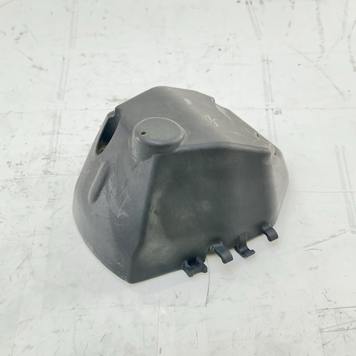 2016 - 2018 DUCATI HYPERMOTARD 939 FUEL PUMP GAS SENDING UNIT PETROL COVER BOLTS