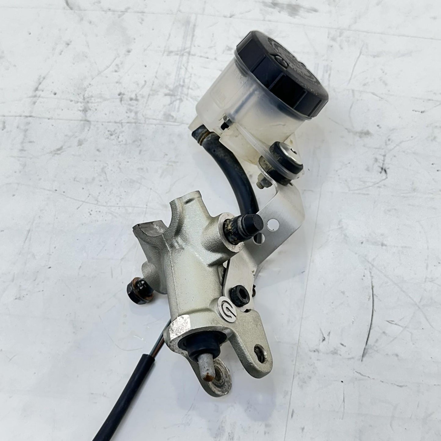 2016 - 2018 DUCATI HYPERMOTARD 939 FRONT MASTER CYLINDER BRAKE RESERVOIR