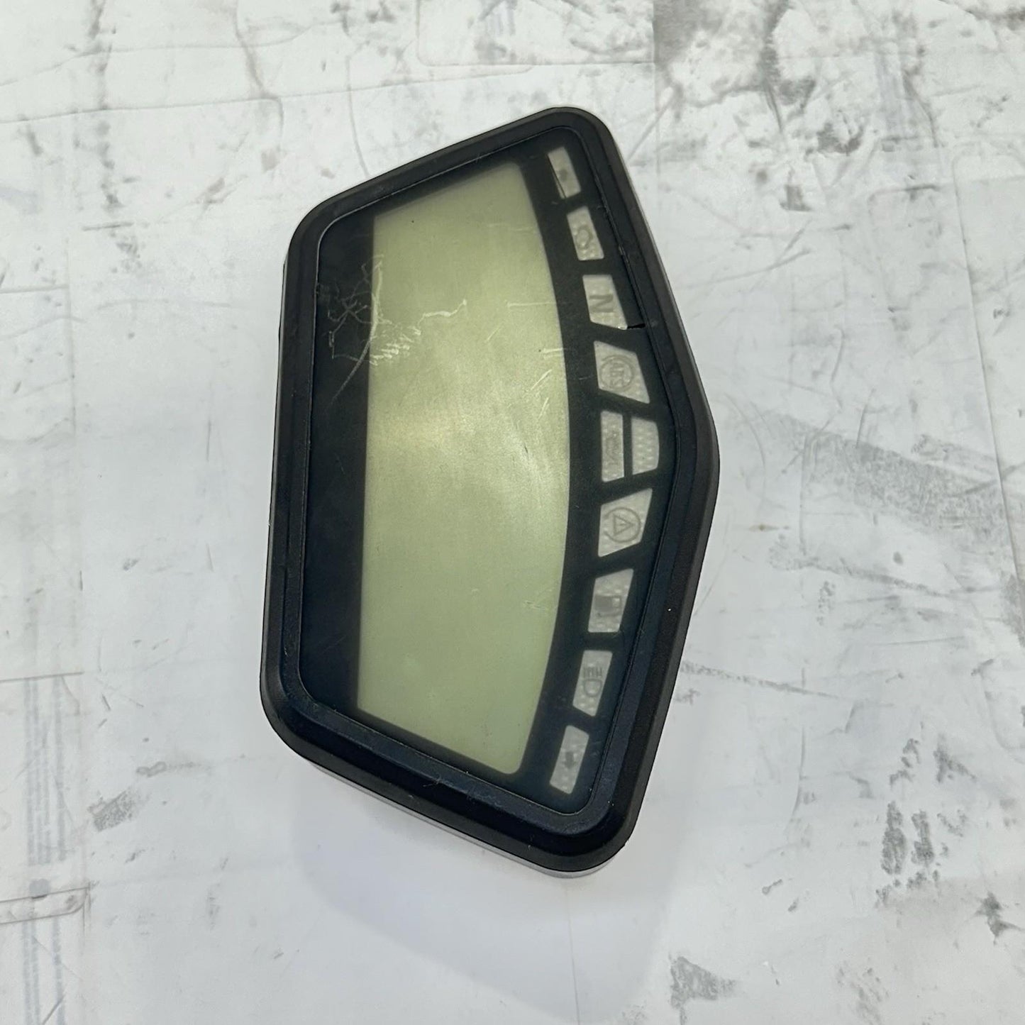 2016 - 2018 DUCATI HYPERMOTARD 939 SPEEDOMETER DASH GUAGES TACH SPEEDO DISPLAY