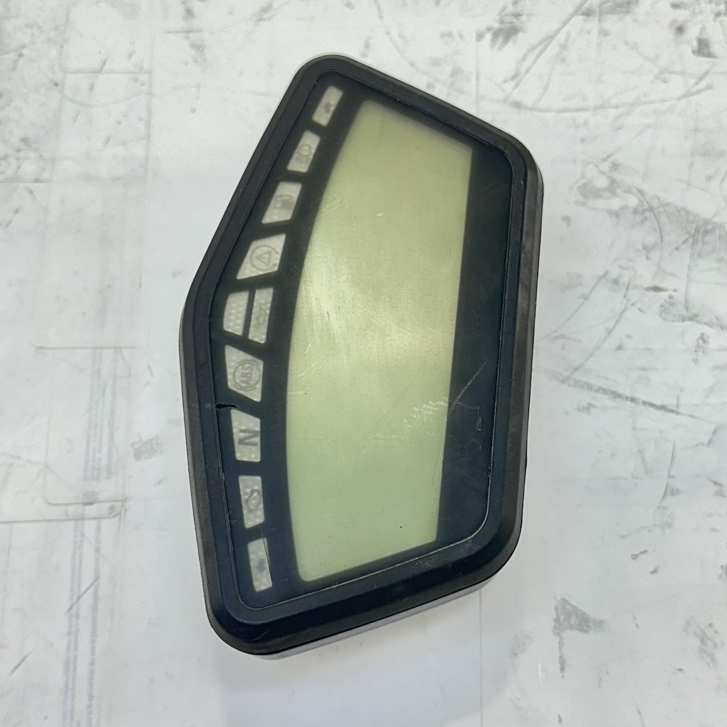2016 - 2018 DUCATI HYPERMOTARD 939 SPEEDOMETER DASH GUAGES TACH SPEEDO DISPLAY