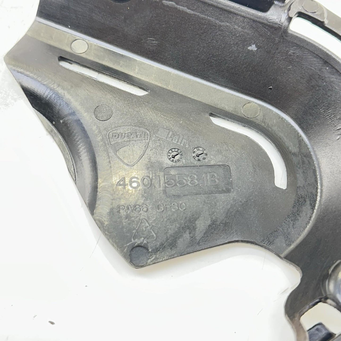 2016 - 2018 DUCATI HYPERMOTARD 939 FRONT SPROCKET COVER SIDE ENGINE MOTOR PANEL