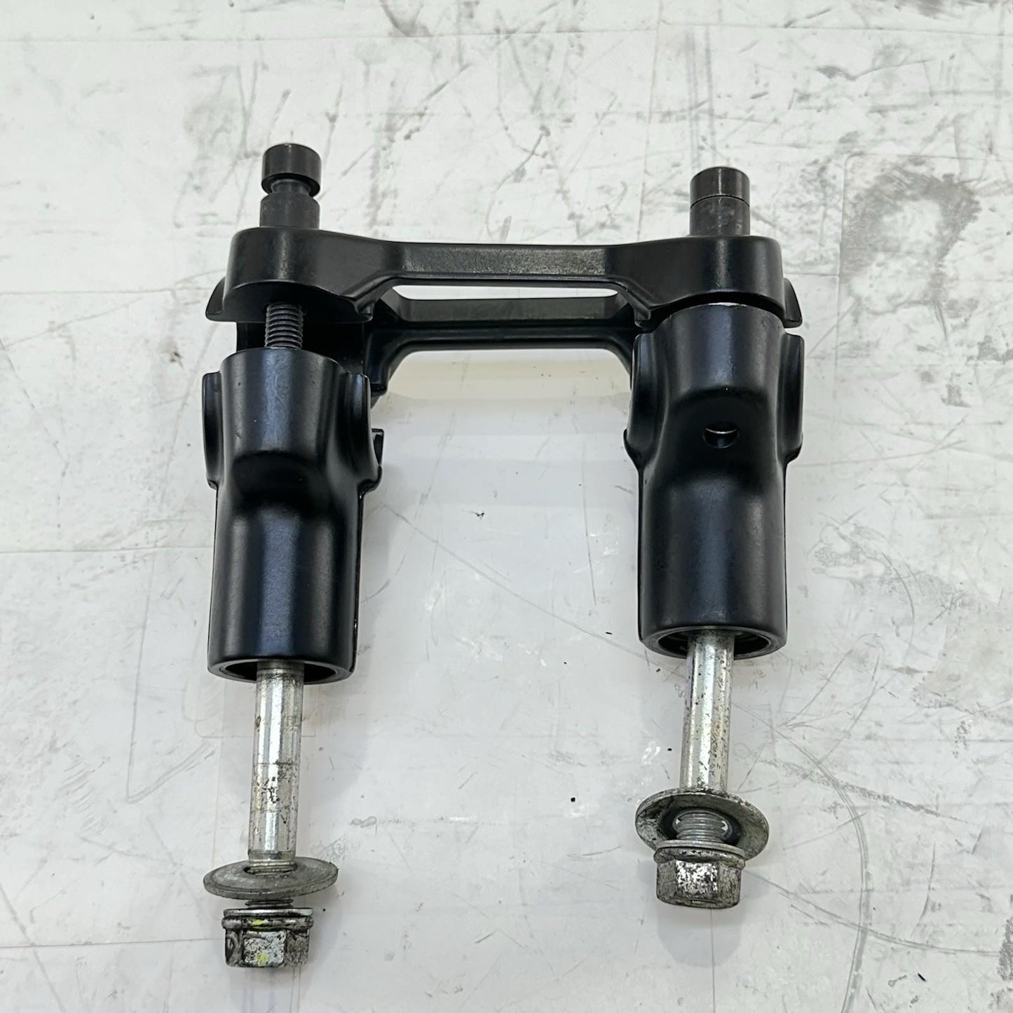 2016 - 2018 DUCATI HYPERMOTARD 939 HANDLEBAR RISERS CLAMP HANDLE BAR BOLTS