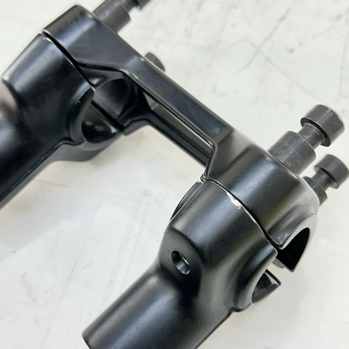 2016 - 2018 DUCATI HYPERMOTARD 939 HANDLEBAR RISERS CLAMP HANDLE BAR BOLTS