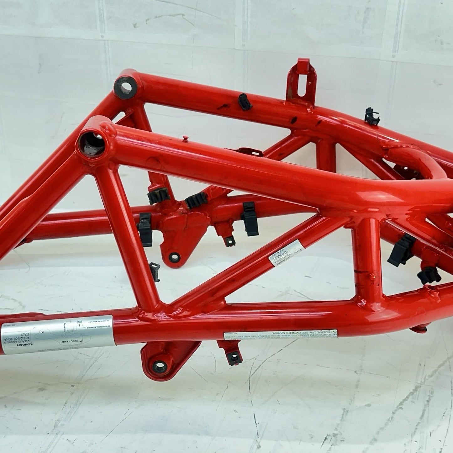 2016 - 2018 DUCATI HYPERMOTARD 939 MAIN FRAME BODY CHASSIS RED STOCK
