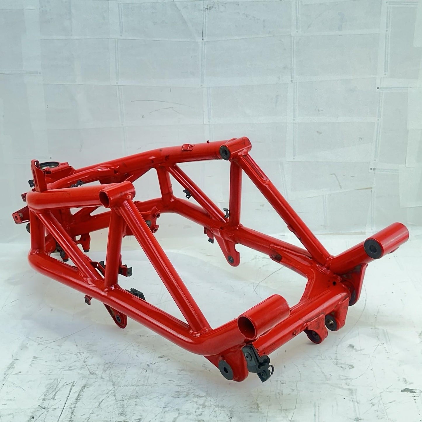 2016 - 2018 DUCATI HYPERMOTARD 939 MAIN FRAME BODY CHASSIS RED STOCK