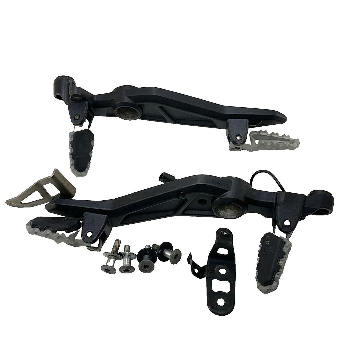 2016 - 2018 DUCATI HYPERMOTARD 939 FOOT REST PEGS PLATE BRACKET HOLDER *SCUFFED*