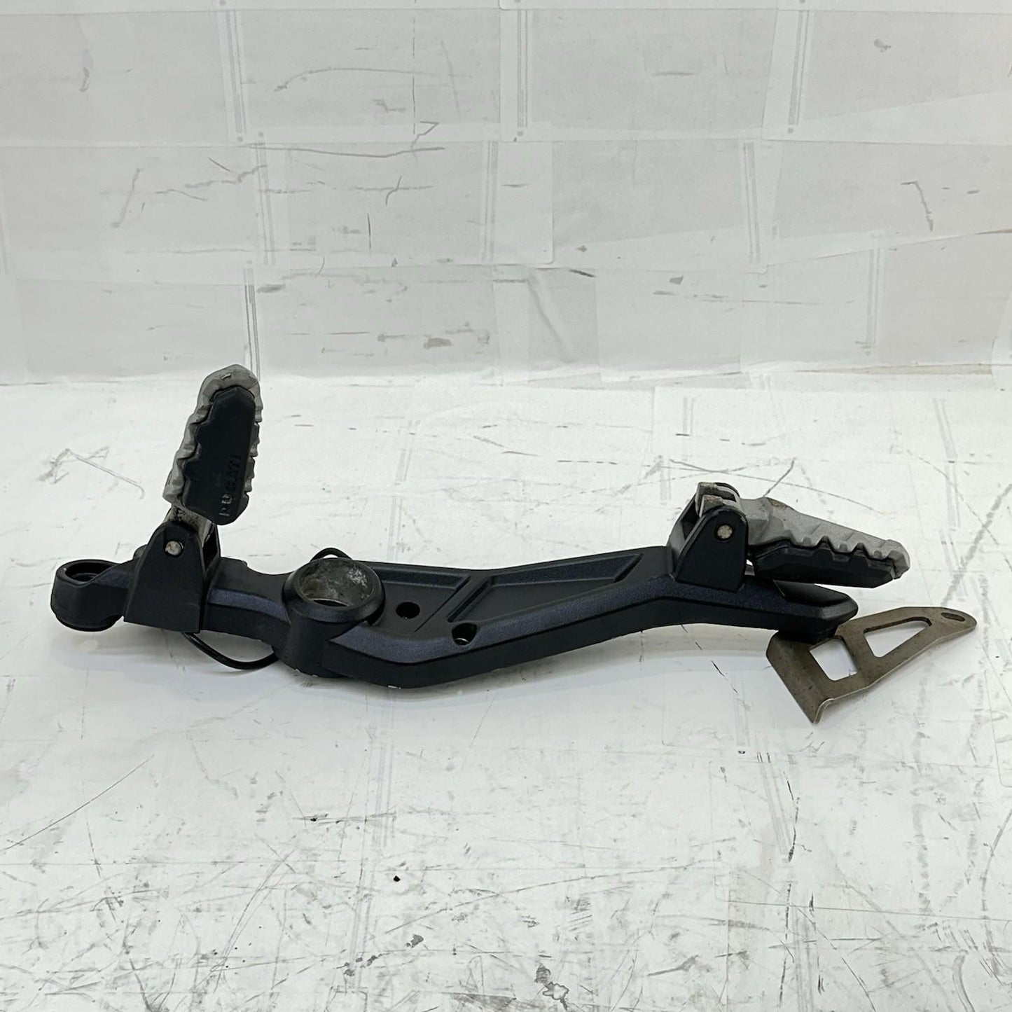 2016 - 2018 DUCATI HYPERMOTARD 939 FOOT REST PEGS PLATE BRACKET HOLDER *SCUFFED*