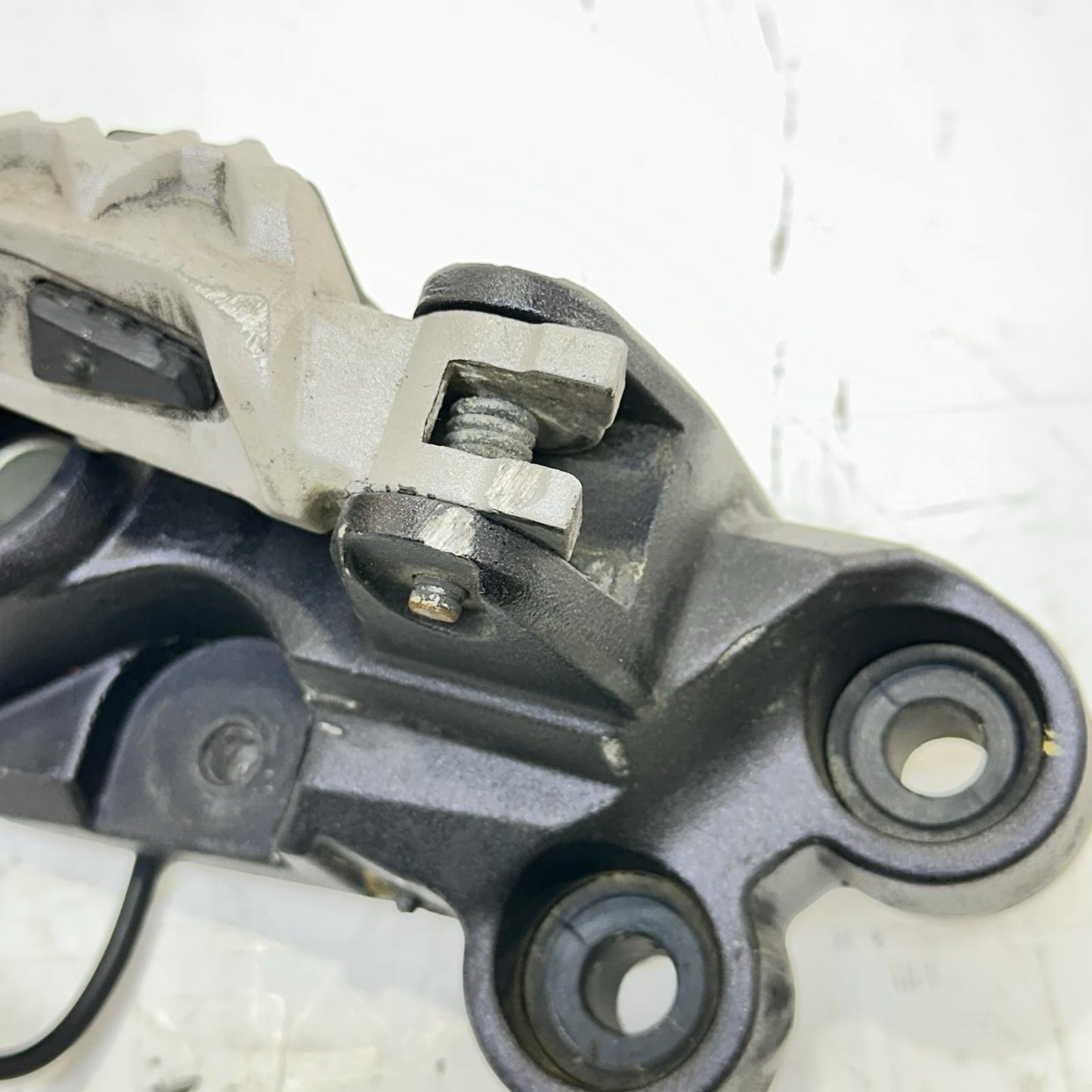 2016 - 2018 DUCATI HYPERMOTARD 939 FOOT REST PEGS PLATE BRACKET HOLDER *SCUFFED*